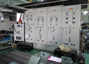 高圧（3300V、6600V）電源による モータの試験装置。尼崎市内に2つしかない